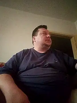 Snapshot of Sucker_CV chatting on 12/19/25, 08:21 Sucker CV online show from 12/19/25, 08:21