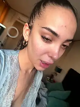 Snapshot of VitoriaCarusso chatting on 01/11/26, 03:06 VitoriaCarusso online show from 01/11/26, 03:06