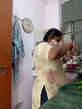 CUTE-LOVE-SWEETS online show from 04/11/26, 03:16