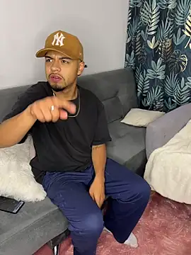 Snapshot of VioleeSaenz chatting on 03/02/26, 05:19 VioleeSaenz online show from 03/02/26, 05:19