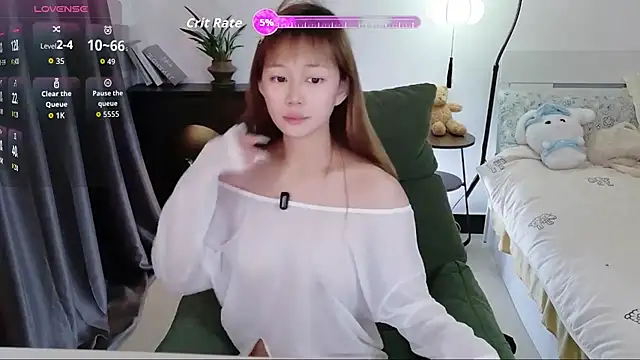 YuYu317 online show from 12/15/25, 11:14