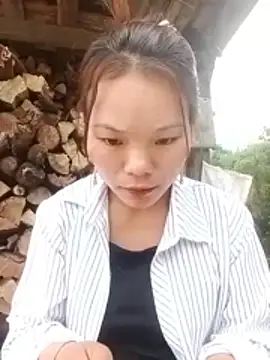 yu-zhen online show from 12/17/25, 02:50