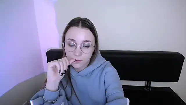 Snapshot of MillaTems_ chatting on 11/20/25, 09:53 MillaTems online show from 11/20/25, 09:53