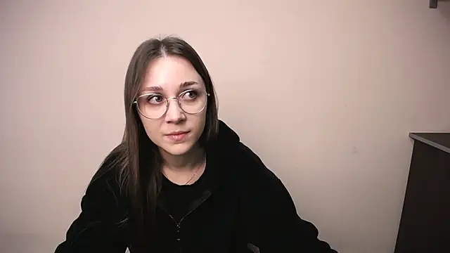 Snapshot of MillaTems_ chatting on 11/21/25, 10:03 MillaTems online show from 11/21/25, 10:03