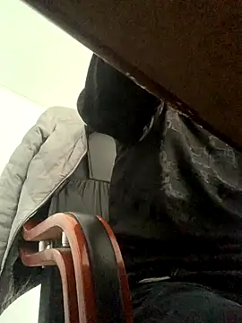 Mistliu online show from 11/24/25, 02:22