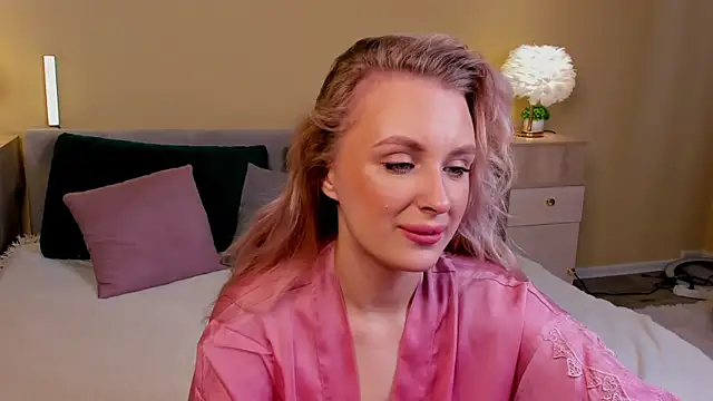 Snapshot of KiraRuiz chatting on 02/06/26, 09:23 KiraRuiz online show from 02/06/26, 09:23