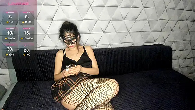  henTaigiRl  online show from 11/29/25, 11:57