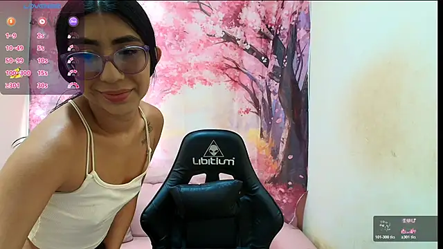 Emma latinasexy18 online show from 02/10/26, 06:23