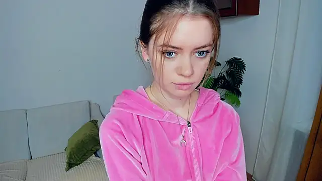 AngelesBenitz online show from 12/21/25, 07:04