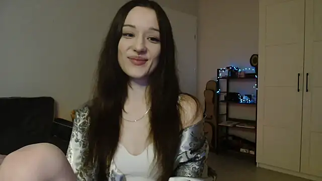 Tinybutt5368 online show from 03/09/26, 04:44