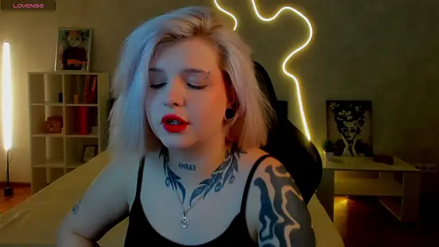 shadow  purrr online show from 11/24/25, 01:16