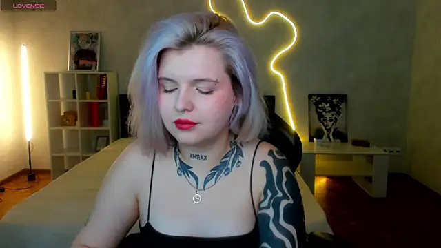 shadow  purrr online show from 11/30/25, 01:42