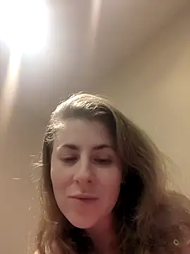 Snapshot of hotwetvix chatting on 11/17/25, 03:07 hotwetvix online show from 11/17/25, 03:07