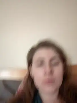 Snapshot of hotwetvix chatting on 11/21/25, 10:25 hotwetvix online show from 11/21/25, 10:25