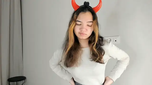 CoreenLuebbers online show from 11/26/25, 06:36