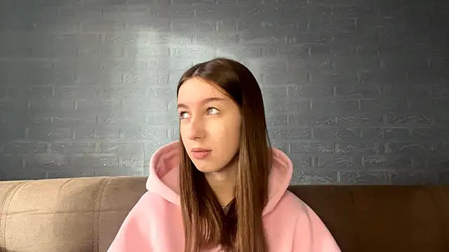 CindaWinn online show from 11/18/25, 08:08