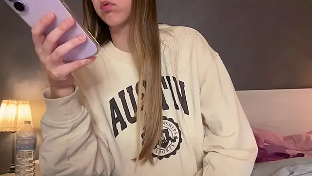 Martimartinaxx online show from 04/22/26, 07:37