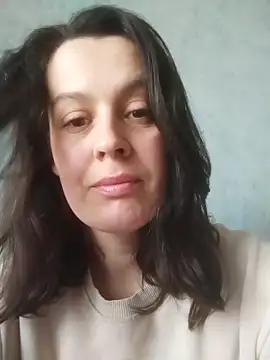 Liliakis online show from 11/18/25, 10:20