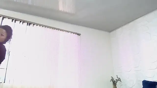 KendraStonee online show from 12/21/25, 01:51