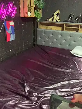 Shy-Ivy online show from 03/29/26, 09:37