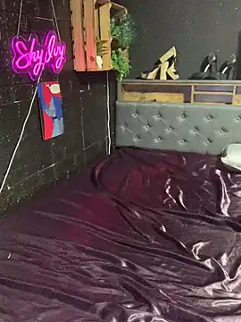 Shy-Ivy online show from 04/01/26, 09:12