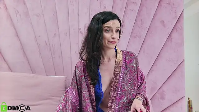 Snapshot of AnnaHarperX chatting on 01/08/25, 07:03 AnnaHarperX online show from 01/08/25, 07:03