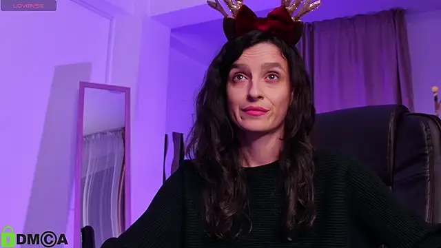 Snapshot of AnnaHarperX chatting on 11/19/25, 05:35 AnnaHarperX online show from 11/19/25, 05:35