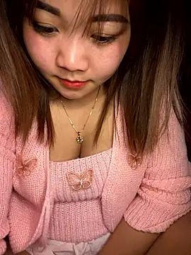 Snapshot of Sunset-yll chatting on 01/14/26, 04:12 Sunset-yll online show from 01/14/26, 04:12