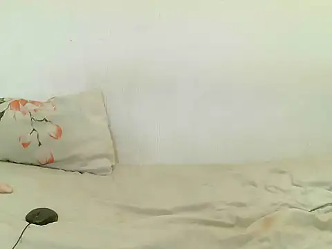 BrunetteNaomi8 online show from 11/24/25, 09:14