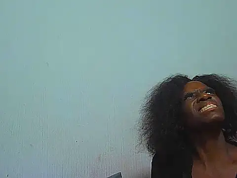 BrunetteNaomi8 online show from 04/09/26, 08:03