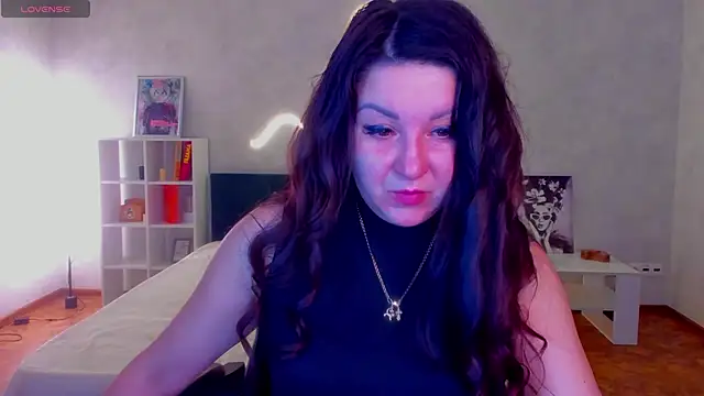 still  her online show from 11/26/25, 01:06