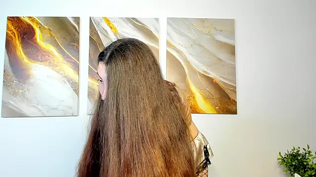 LiraRevery online show from 11/25/25, 03:28