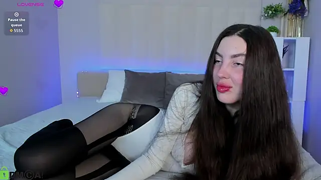 LiraRevery online show from 03/31/26, 10:43