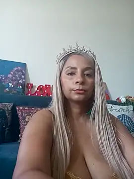 LaReineCleo online show from 04/01/26, 11:00