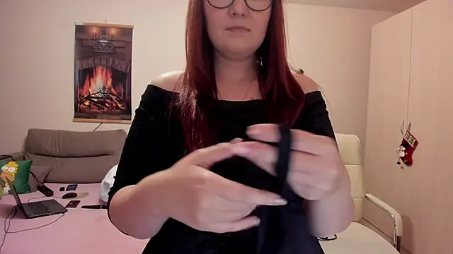 Snapshot of Foxy-lady chatting on 01/27/25, 02:42 Foxy-lady online show from 01/27/25, 02:42