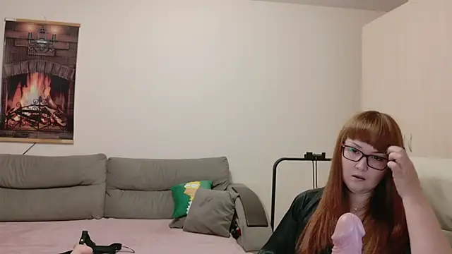 Snapshot of Foxy-lady chatting on 10/20/25, 05:24 Foxy-lady online show from 10/20/25, 05:24