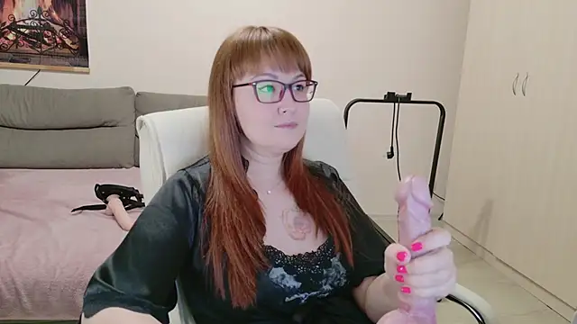 Snapshot of Foxy-lady chatting on 10/22/25, 07:35 Foxy-lady online show from 10/22/25, 07:35