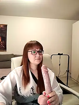 Snapshot of Foxy-lady chatting on 10/30/25, 02:40 Foxy-lady online show from 10/30/25, 02:40