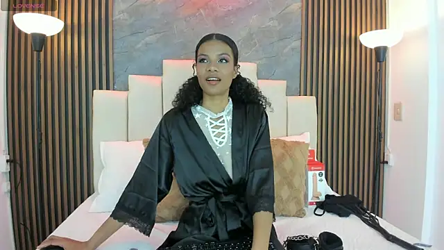 Snapshot of catiusca_reyes_03 chatting on 11/28/25, 01:36 catiusca reyes 03 online show from 11/28/25, 01:36