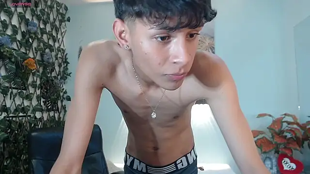 Snapshot of DraxBlade09 chatting on 11/24/25, 07:46 DraxBlade09 online show from 11/24/25, 07:46