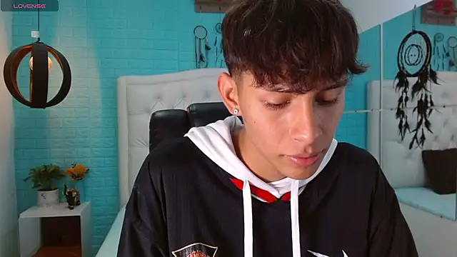 Snapshot of DraxBlade09 chatting on 11/28/25, 07:49 DraxBlade09 online show from 11/28/25, 07:49