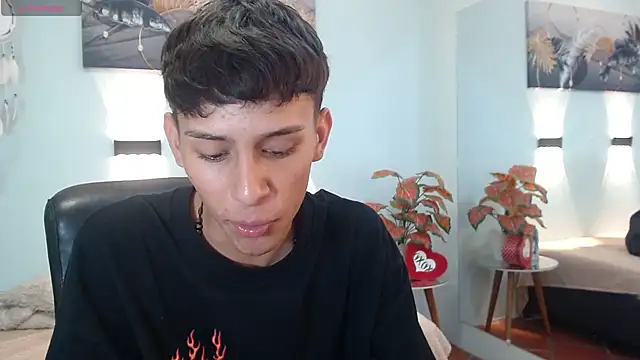 Snapshot of DraxBlade09 chatting on 12/14/25, 08:13 DraxBlade09 online show from 12/14/25, 08:13