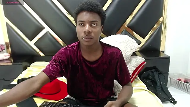 NoahJhonson69 online show from 04/27/26, 11:19