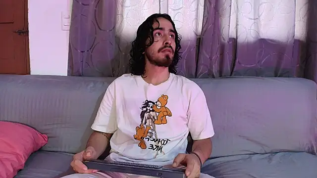 Snapshot of Jave_rave chatting on 05/13/26, 12:02 Jave rave online show from 05/13/26, 12:02
