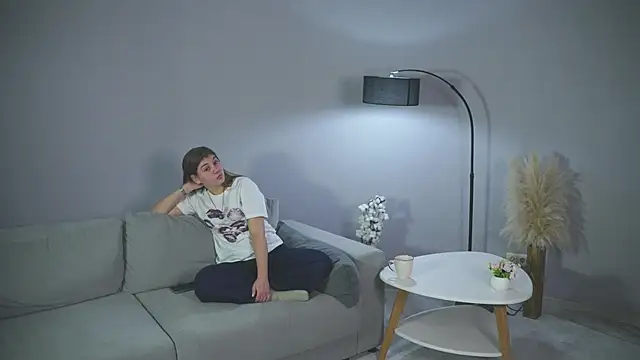 Snapshot of LyndaSkorcz chatting on 11/23/25, 02:55 LyndaSkorcz online show from 11/23/25, 02:55