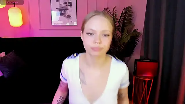 lucy loy online show from 04/16/26, 06:58