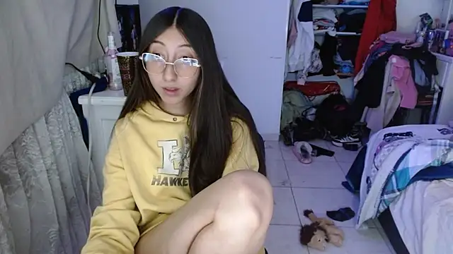 Nanylux online show from 12/04/25, 04:00