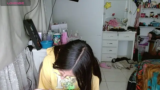 Nanylux online show from 12/18/25, 02:50