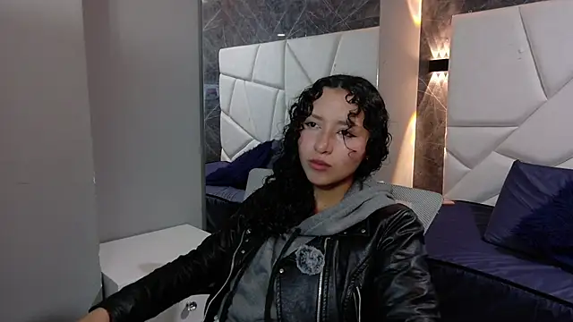 pettymoon1 online show from 11/29/25, 11:35