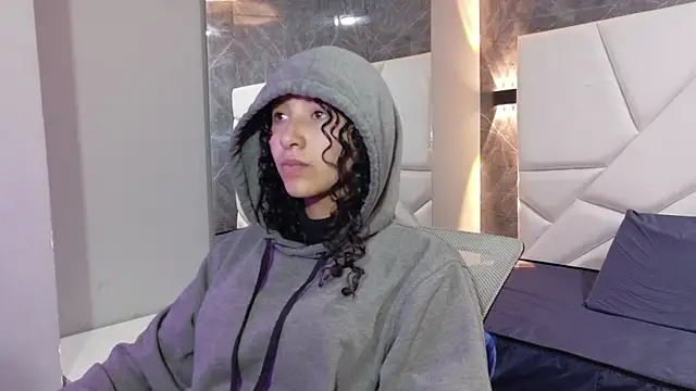 pettymoon1 online show from 12/20/25, 03:41